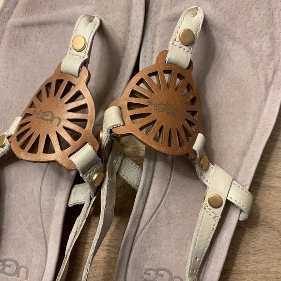 UGG flat sandals size7 - Picture 1 of 5